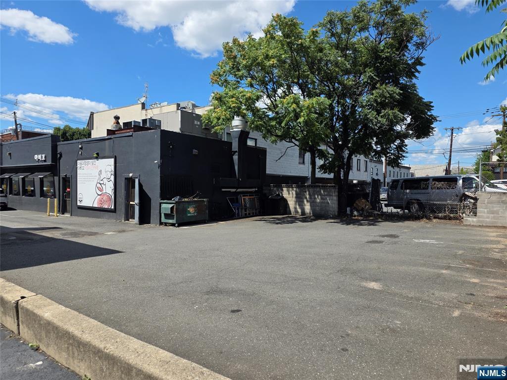 108 Broad Ave, Palisades Park, NJ 07650