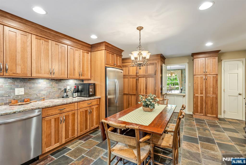 37 Van Dyke Drive — photo 11