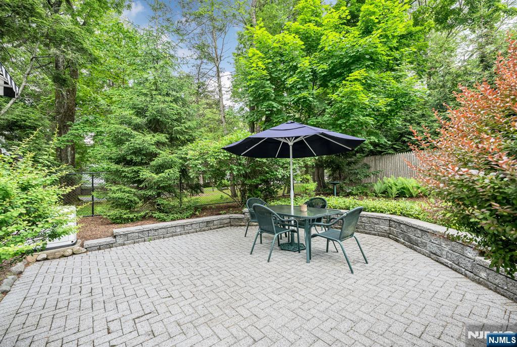 37 Van Dyke Drive — photo 28
