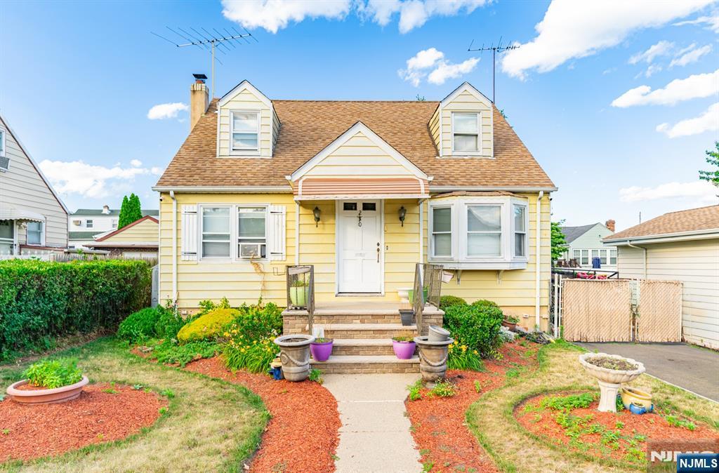 230-232 Sherwood Avenue - Photo 2