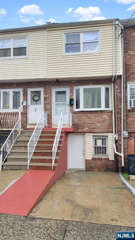 8 Van Nostrand Avenue - Photo 1