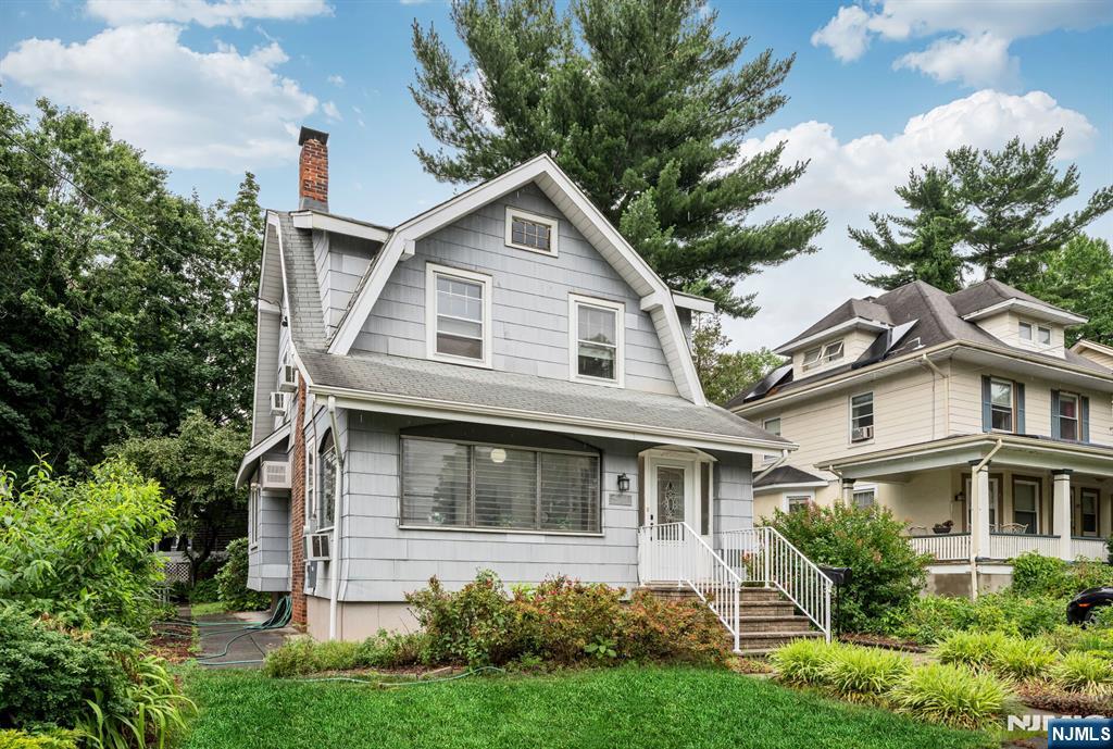 133 Highwood Avenue - Photo 2