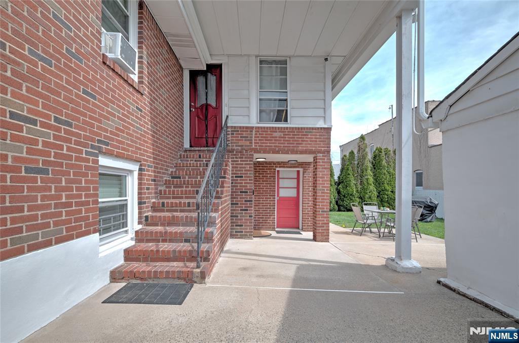 20 Corabelle Avenue Ground Unit - Photo 3
