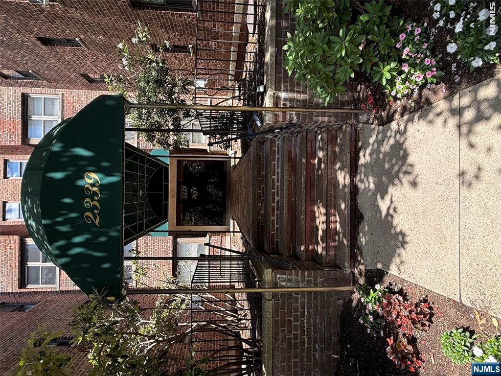 2339 Hudson Terrace E-2 - Photo 1