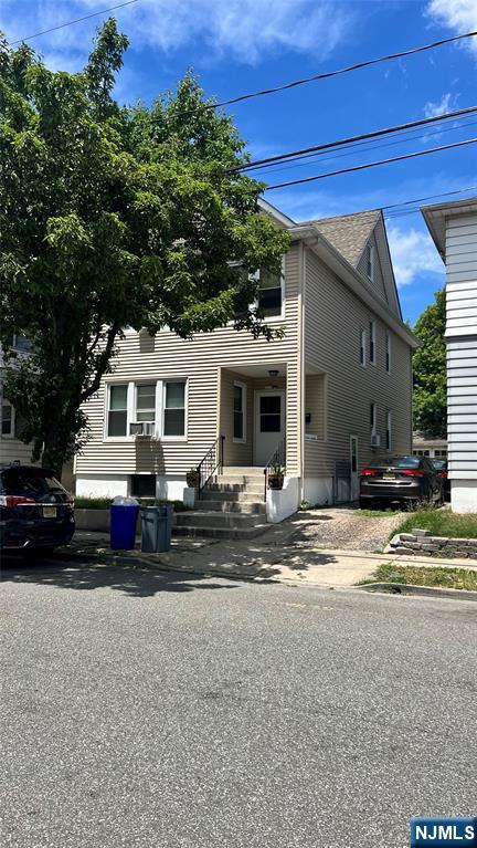 52 Christie Avenue 1st Floor - Photo 1