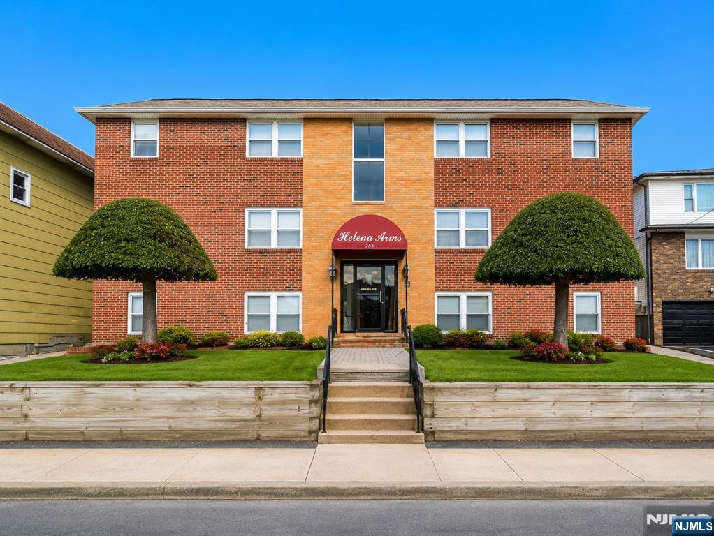 255 Schuyler Avenue 7 - Photo 1
