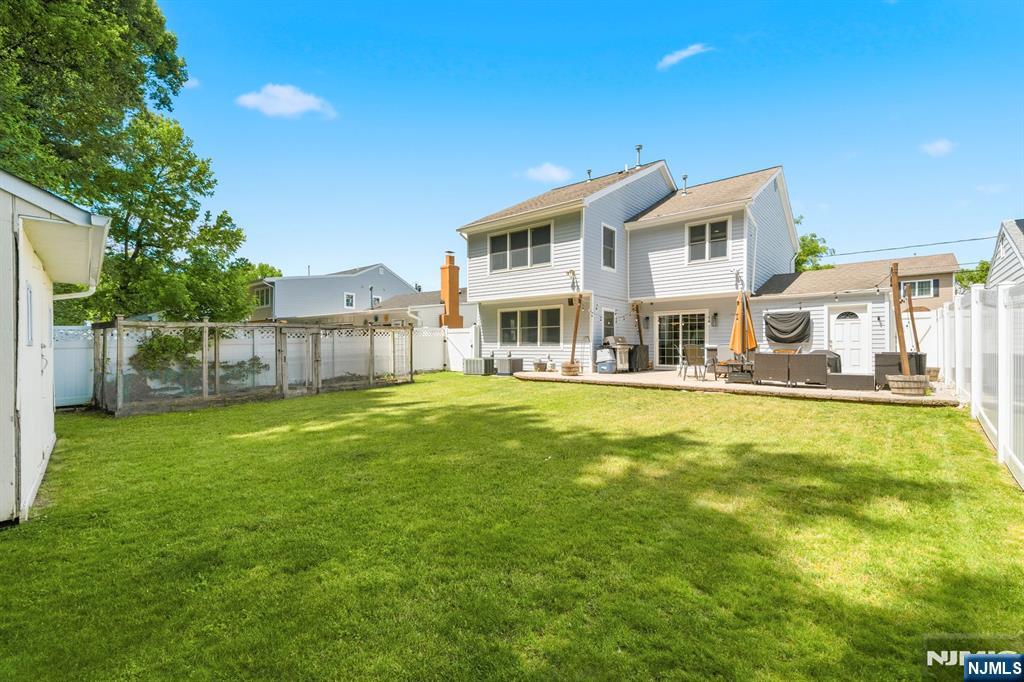 118 Howard Ave, Rochelle Park, NJ 07662