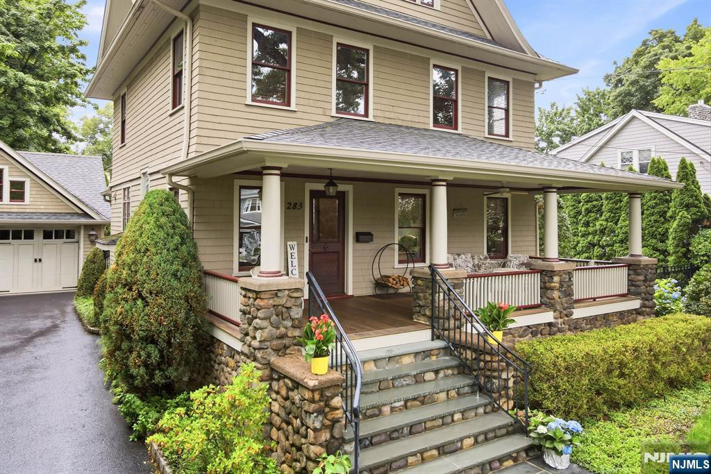 283 Highwood - Photo 2