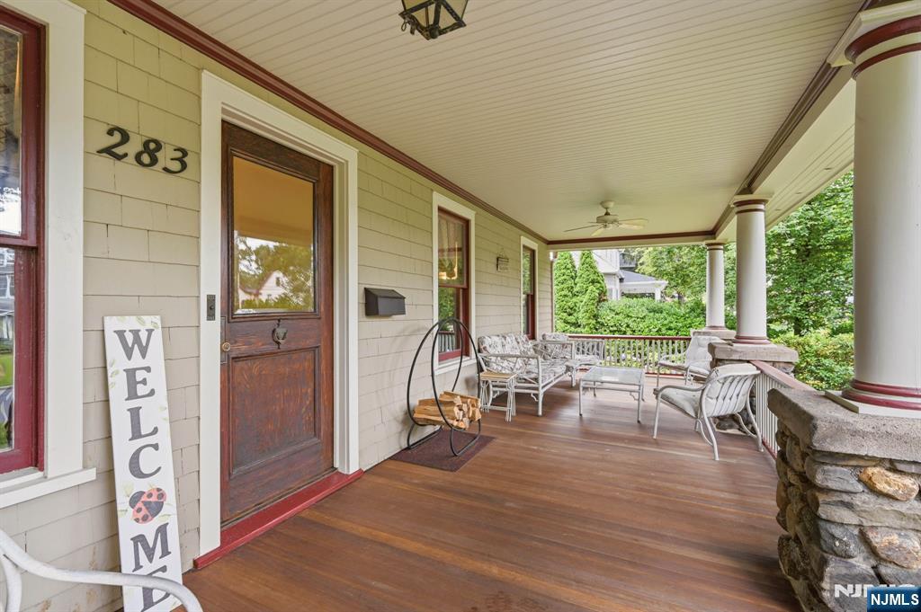 283 Highwood - Photo 4