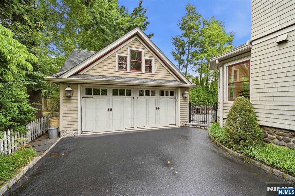 283 Highwood — photo 39