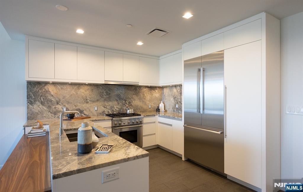 320 Adolphus Avenue 404 - Photo 9