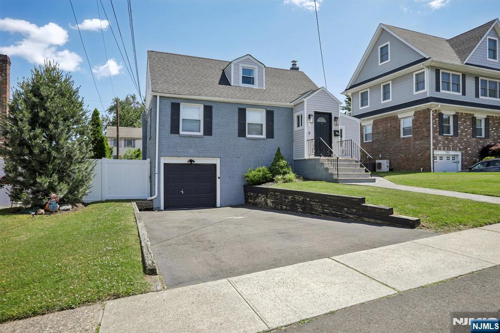 54 Allan Drive - Photo 2