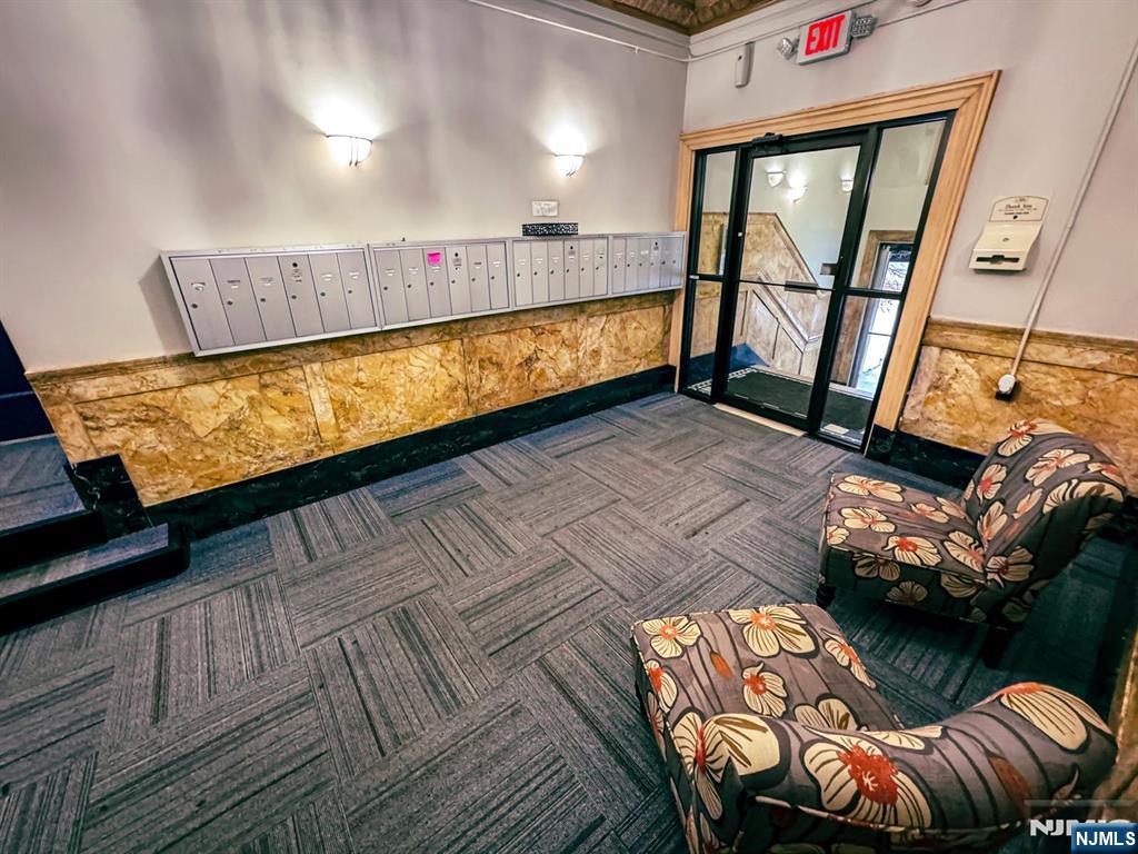 303 Hamilton Avenue Bas 1 - Photo 4