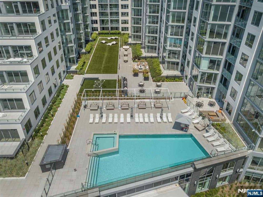 9 Ave At Port Imperial #513 — photo 31