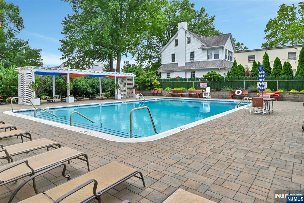 285 Aycrigg Avenue 22J - Photo 3