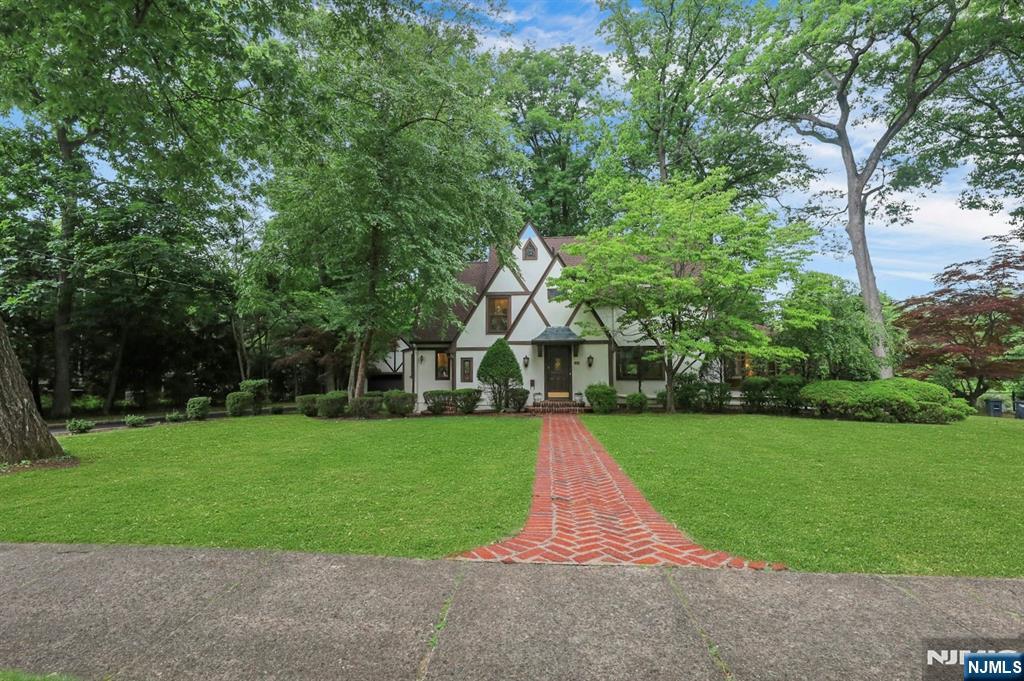 112 Goodwin Terrace - Photo 2
