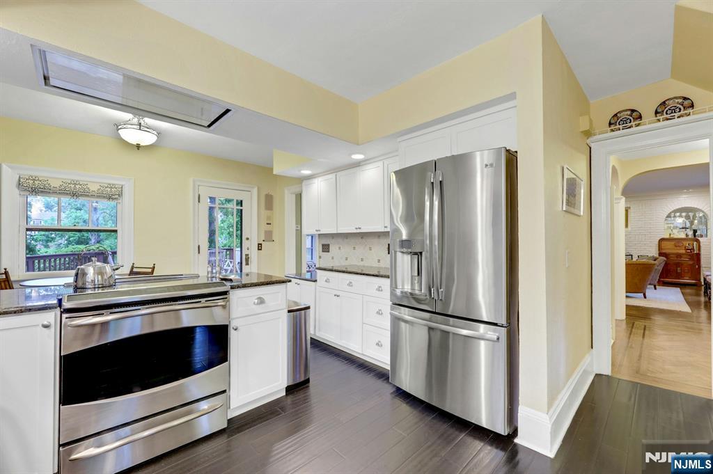 112 Goodwin Terrace — photo 16