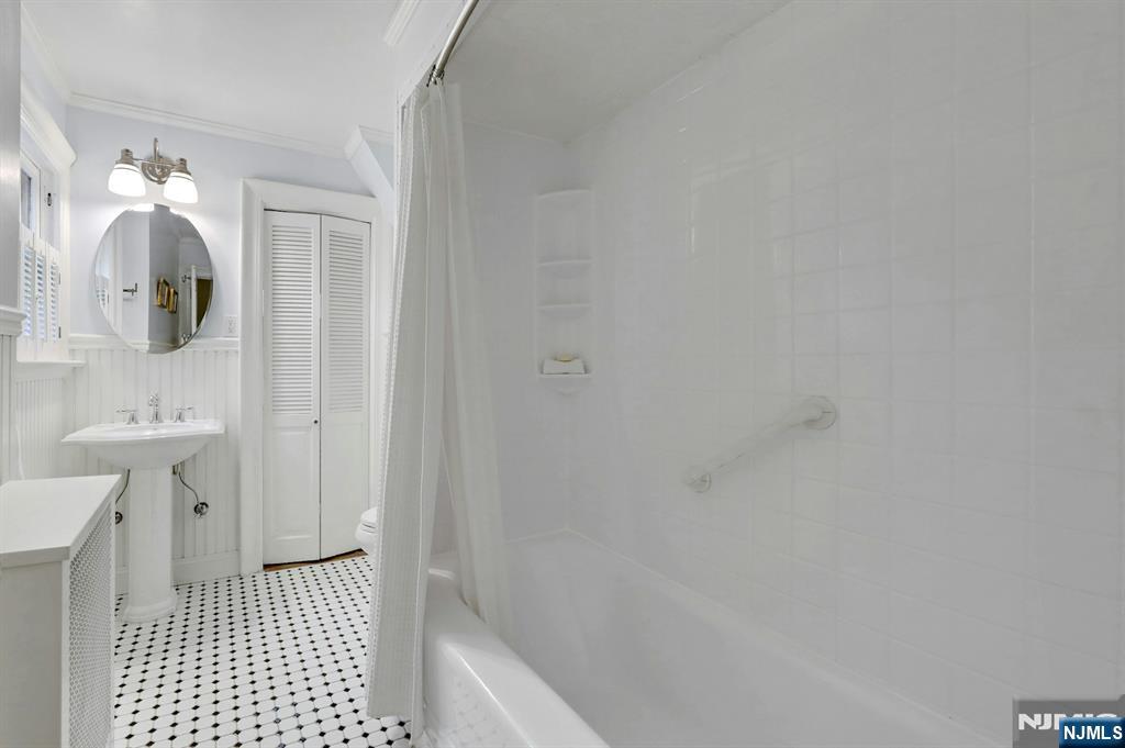 112 Goodwin Terrace — photo 25