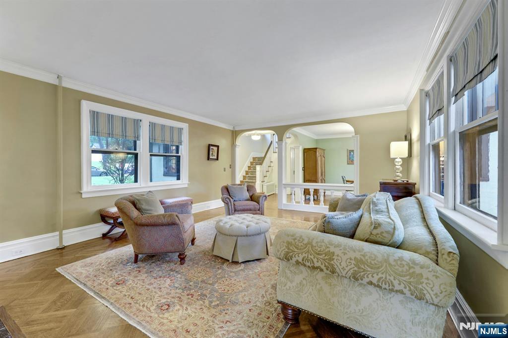 112 Goodwin Terrace — photo 9