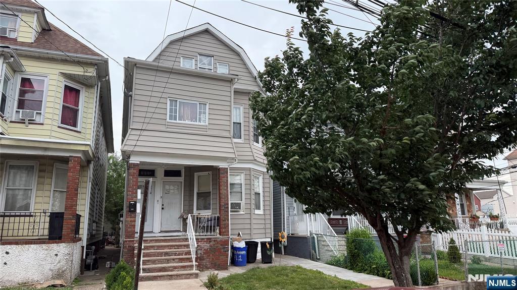 3rd image of 658 Adams Ave, Elizabeth, NJ 07201 | MLS# 26023870