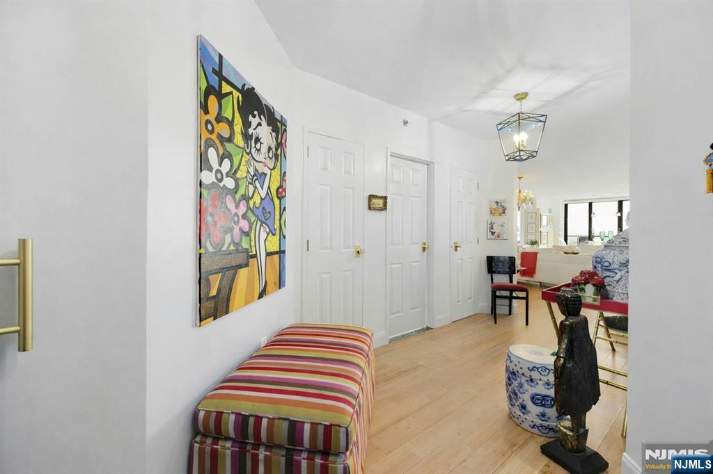 900 Palisade Avenue 17C - Photo 5