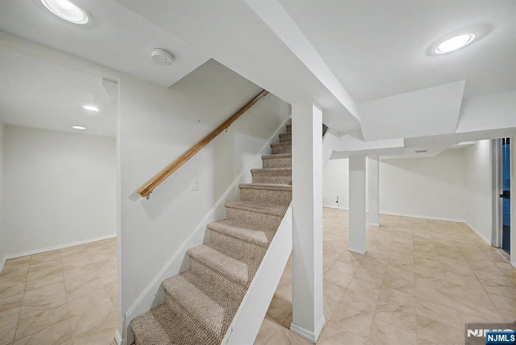 86 Hazelton Terrace — photo 39