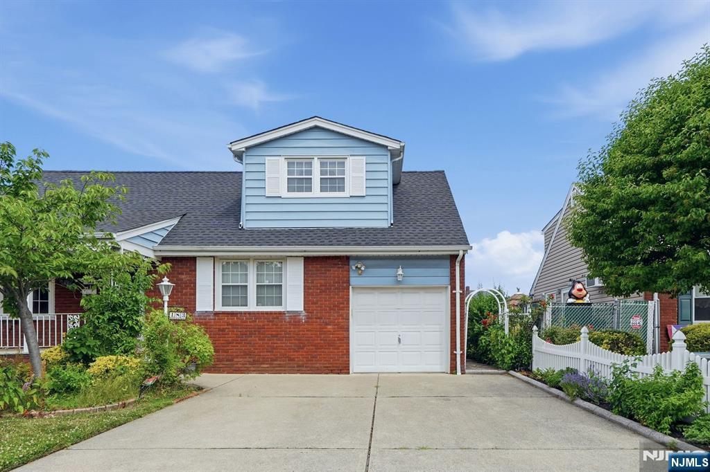 183 Lee St, Elmwood Park, NJ 07407