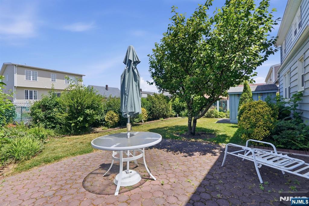 183 Lee St, Elmwood Park, NJ 07407