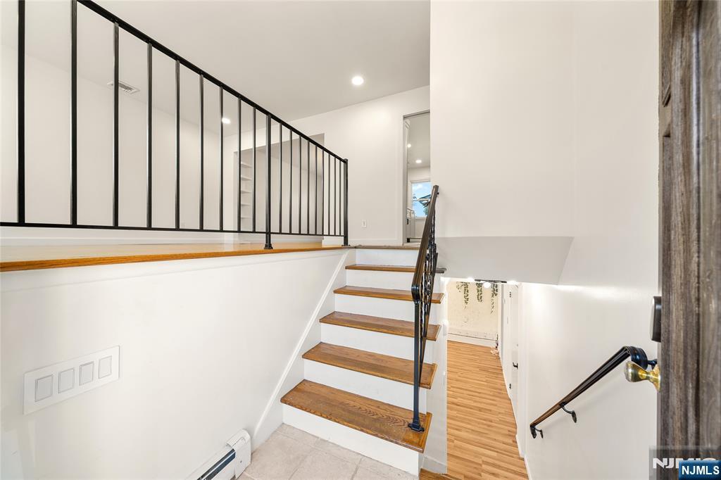 212 Frankfort Avenue - Photo 3