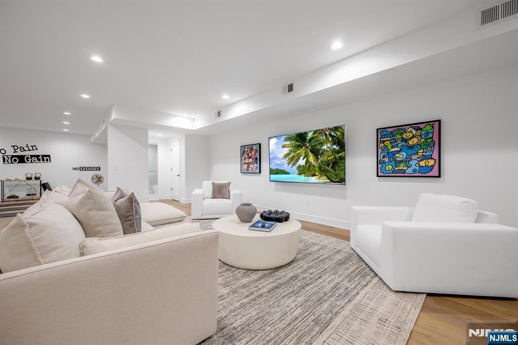 4 Feldman Court — photo 40