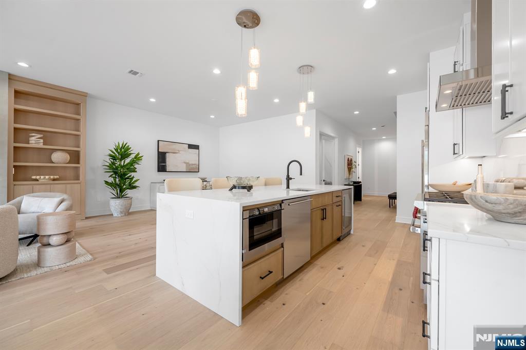 4 Feldman Court — photo 10