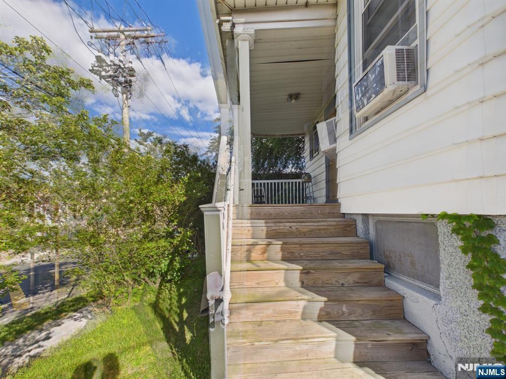 139 Fairview - Photo 3