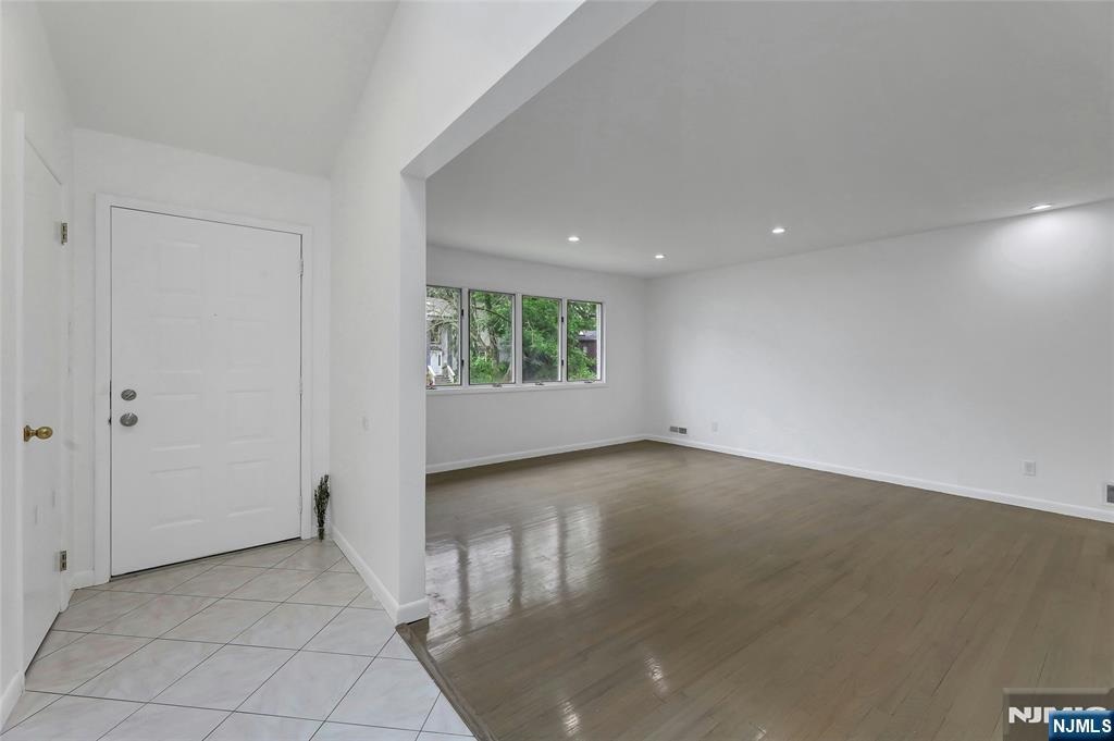 45 Kershner Pl, Fair Lawn, NJ 07410