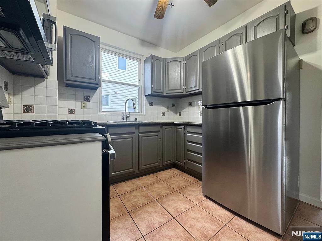 426 Columbia Avenue 2 - Photo 2