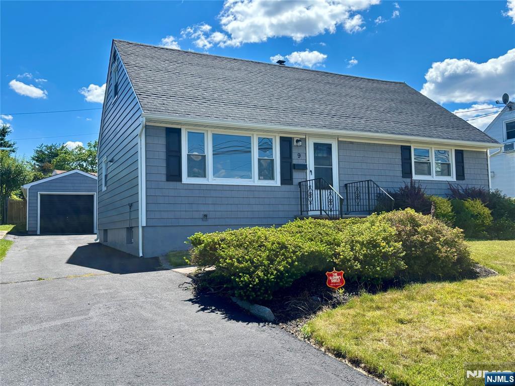 9 Joan Place - Photo 1