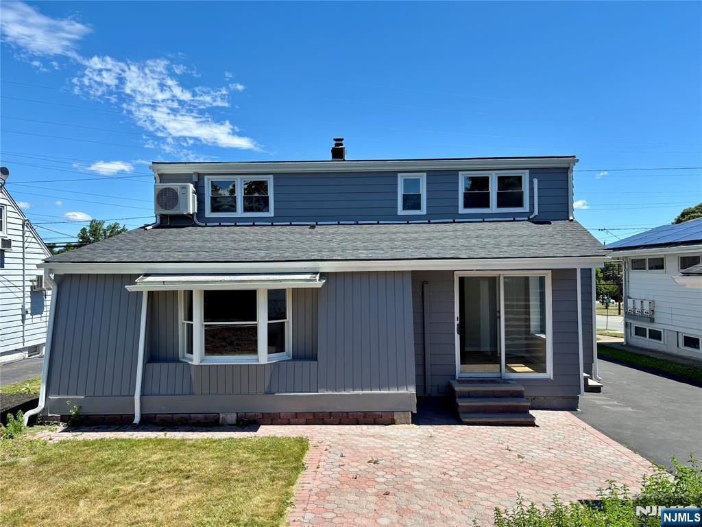 9 Joan Place - Photo 3