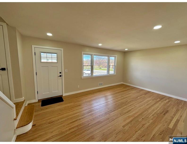 9 Joan Place - Photo 4