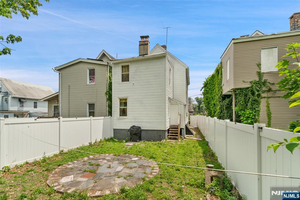 169 Oakwood Place - Photo 4