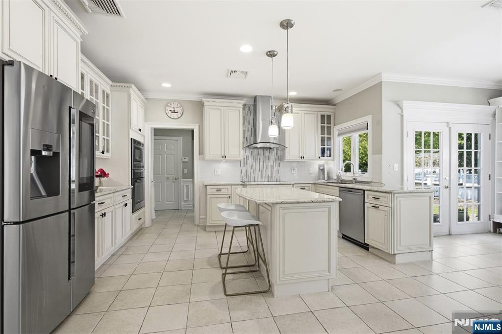 18 Henmar Drive — photo 15
