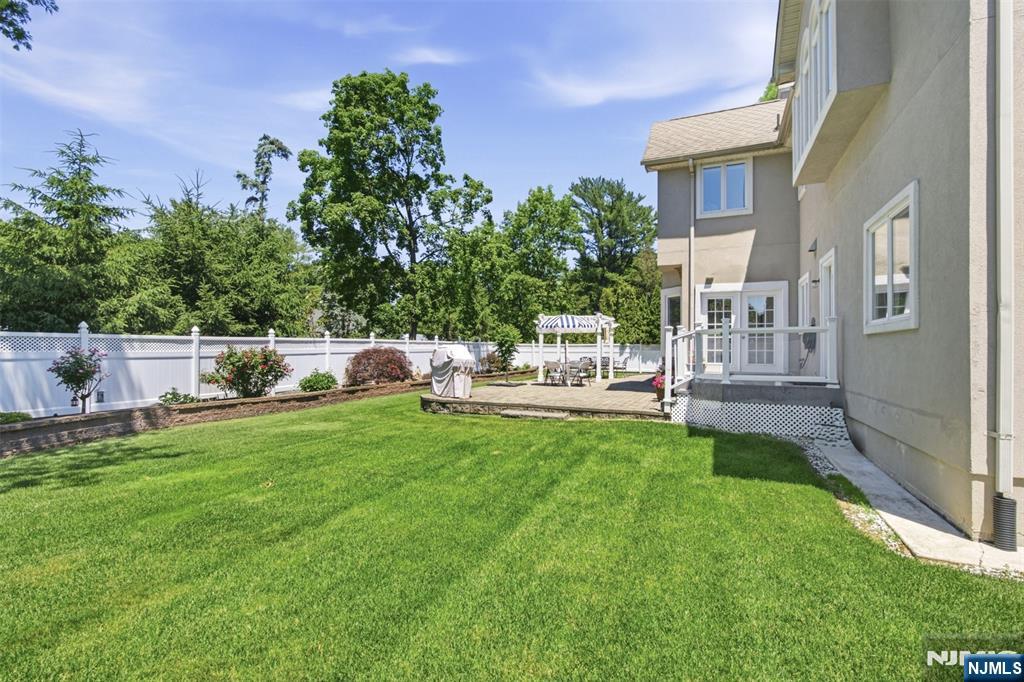 18 Henmar Drive — photo 44