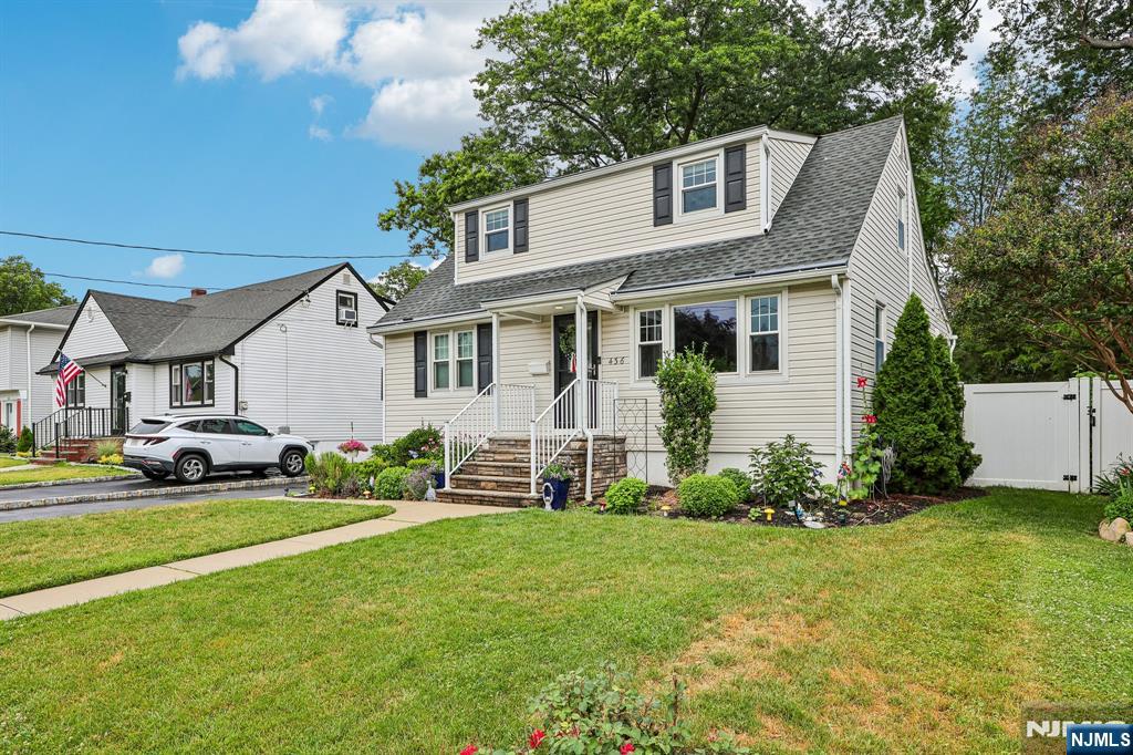436 Myrtle Avenue - Photo 2