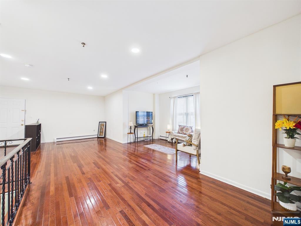 4905 Park Avenue 1C - Photo 2