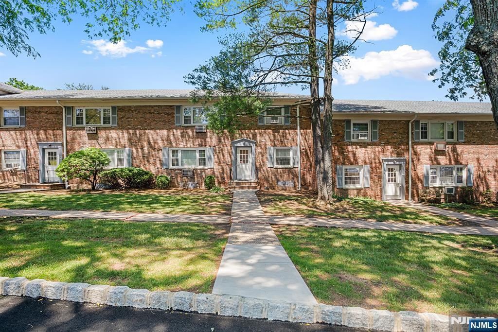 41 Wedgewood Drive 118 - Photo 1