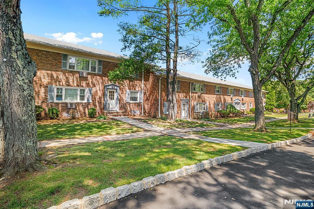 41 Wedgewood Drive 118 - Photo 2
