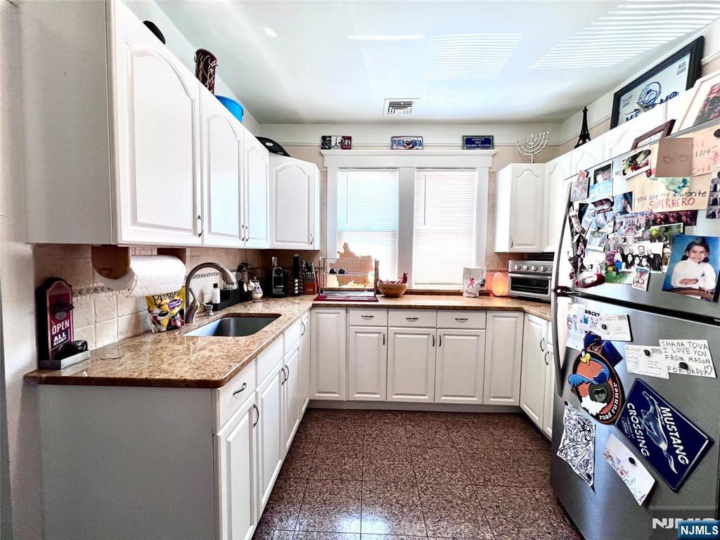 395 Taylor Avenue - Photo 5