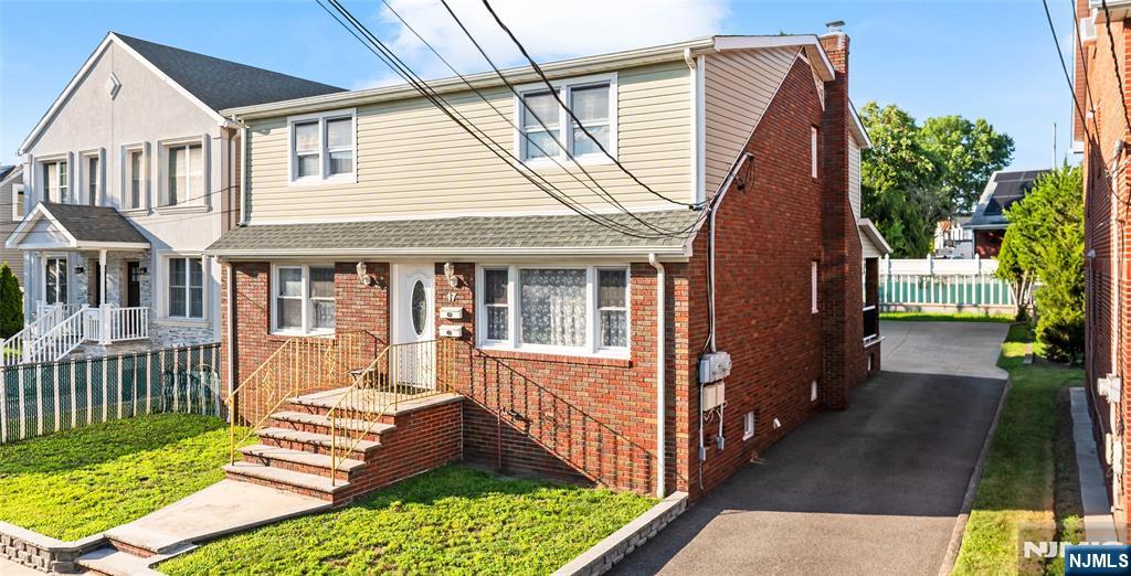 17 Kossuth Street - Photo 1