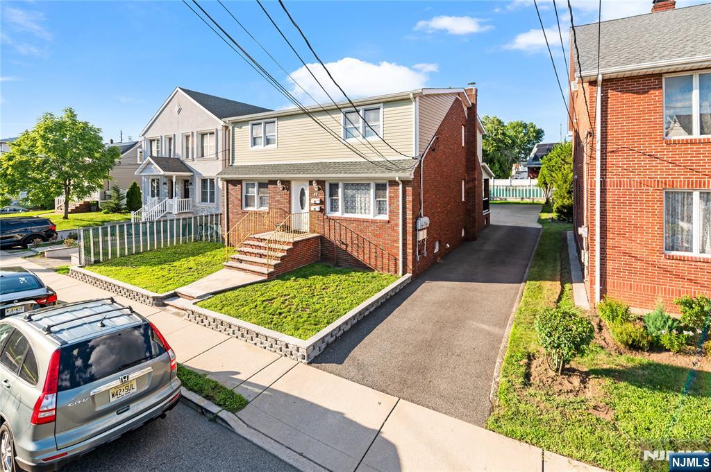 17 Kossuth Street - Photo 3