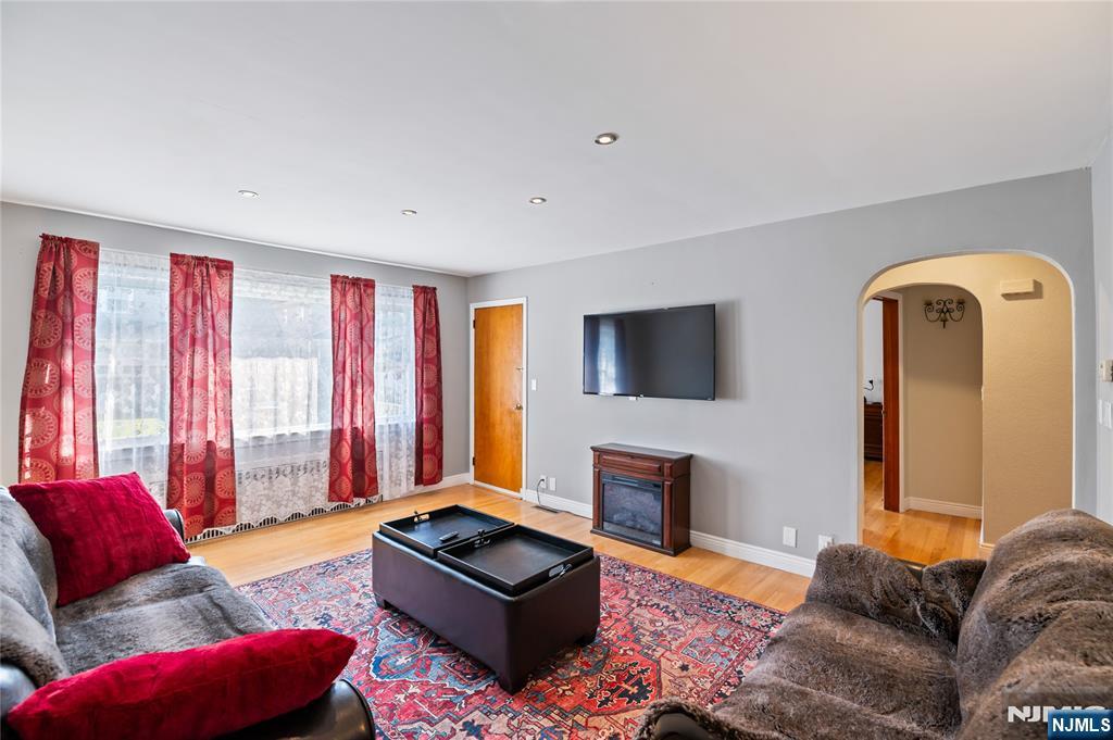 17 Kossuth Street - Photo 4