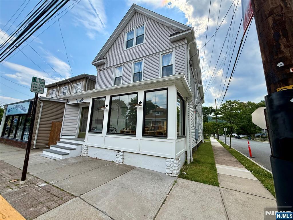 686 Lafayette Avenue - Photo 1
