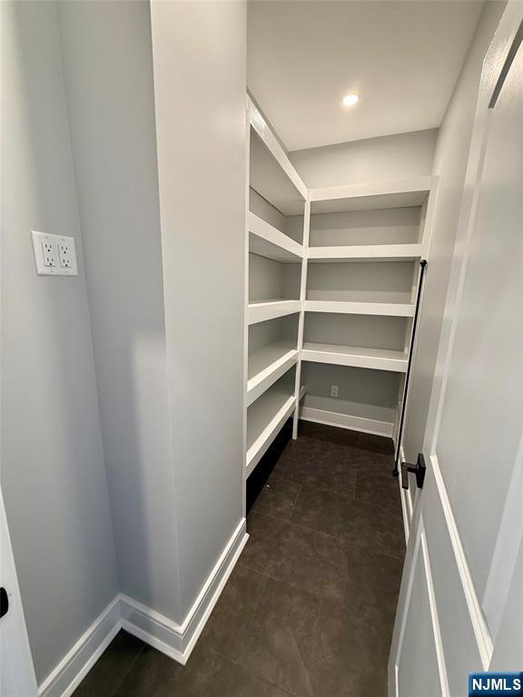 686 Lafayette Avenue - Photo 4